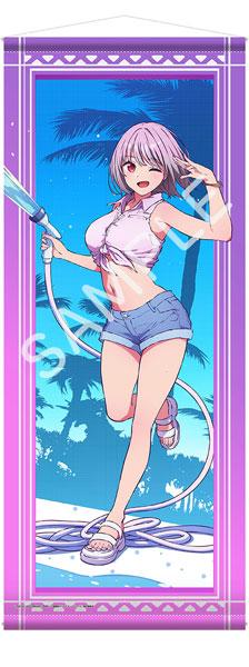 新條茜暑假Ver.幾乎等身大掛布,手持水管,海灘背景。