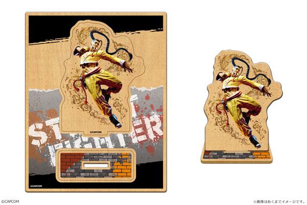 《街頭霸王6》木製模型,展示 JAMIE 的動態姿勢。