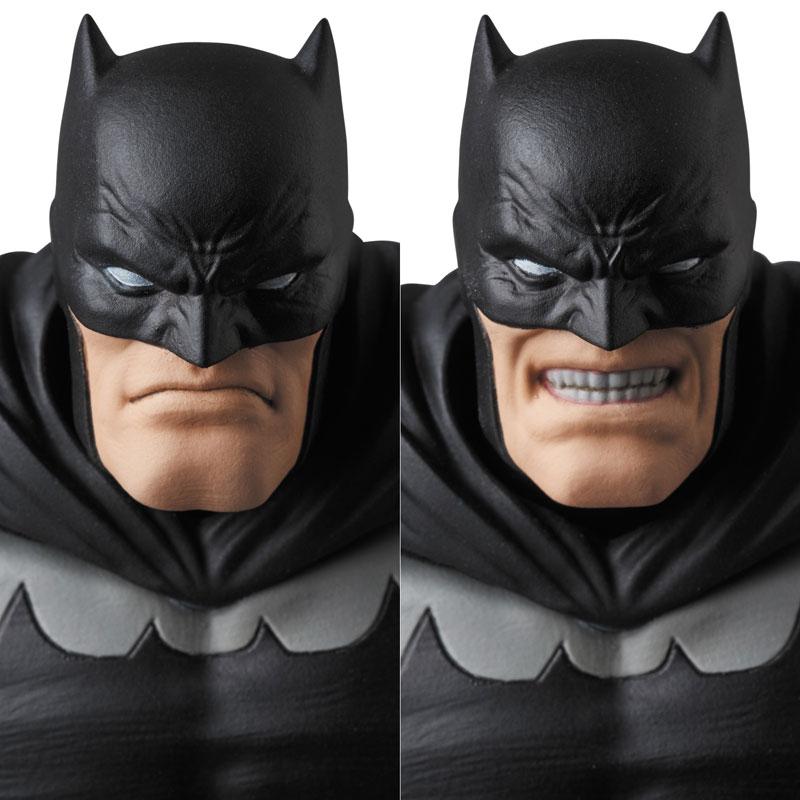 [Pre-order] MAFEX No.106 MAFEX BATMAN (The Dark Knight Returns) (Resale) "Pre-order for August 24"