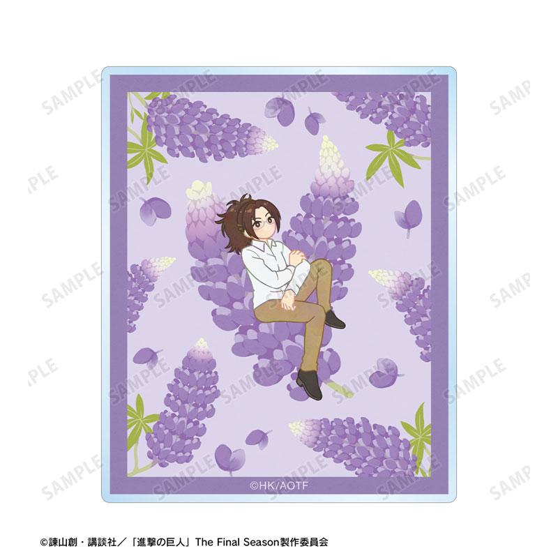 [預訂] 進擊的巨人杏斯Botania壓克力卡片，人物坐在紫花上。
