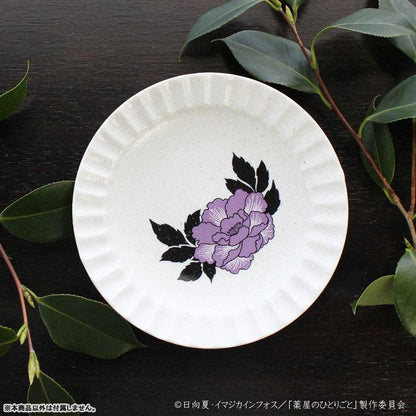 [預訂] 藥師少女的獨語 美濃燒宵夜盤，白色盤子上有紫色花朵圖案。