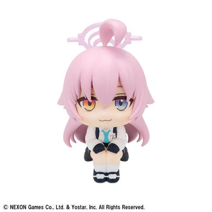 [預訂] LookUp 星野 完成品模型，粉色頭髮角色坐姿展示。