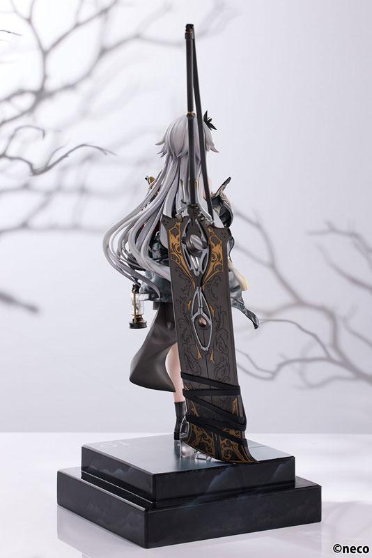 《花摘》1/7完成品模型，背視圖，持巨劍與油燈。