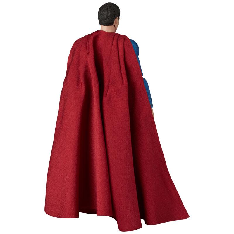 MAFEX 夢魘超人模型背面，紅色披風