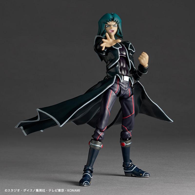 [預訂] REVOLTECH 地獄凱薩亮可動人偶，擺出戰鬥姿勢。