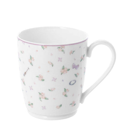 [預訂] 忍者亂太郎 Noritake Collabo 四年級可愛花朵馬克杯特寫，白色底搭配粉色花朵圖案。