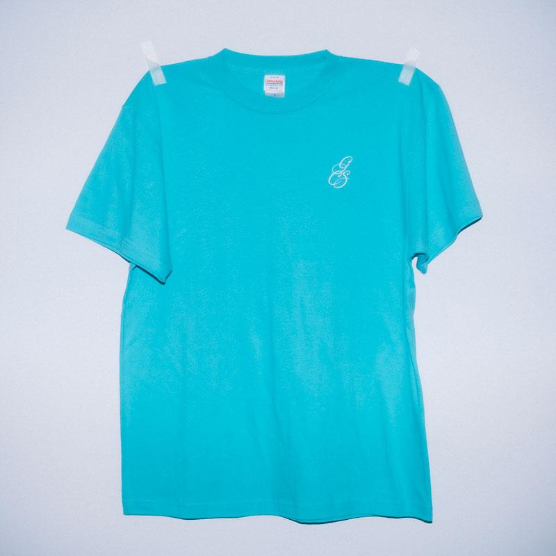 湖水綠色T恤，胸前有白色字母刺繡，[預訂] LP GIVEN THE BEST 完全生產限定盤周邊。