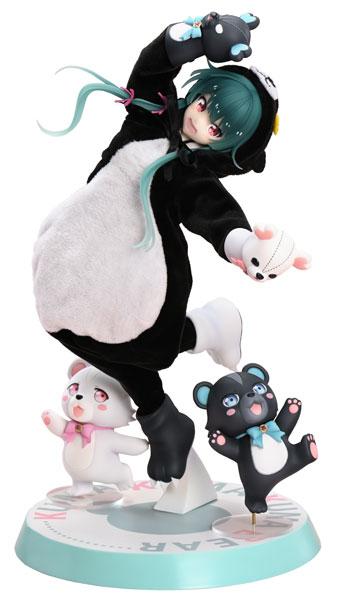 [預訂] PRISMA WING 熊熊勇闖異世界 優奈 1/7 比例模型，熊熊玩偶服造型，附帶小熊底座。