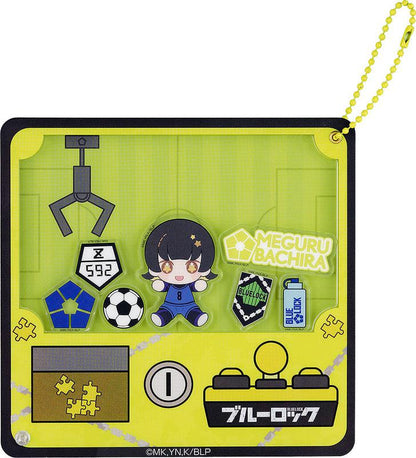 夾娃娃機風鑰匙圈，藍色監獄蜂樂回角色設計，包含足球、隊徽等元素.