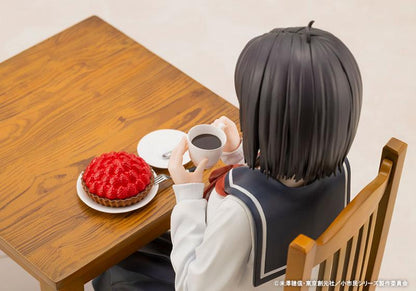 [預訂] 小佐內由紀 1/6 模型：水手服少女於桌邊喝咖啡，旁有草莓塔。