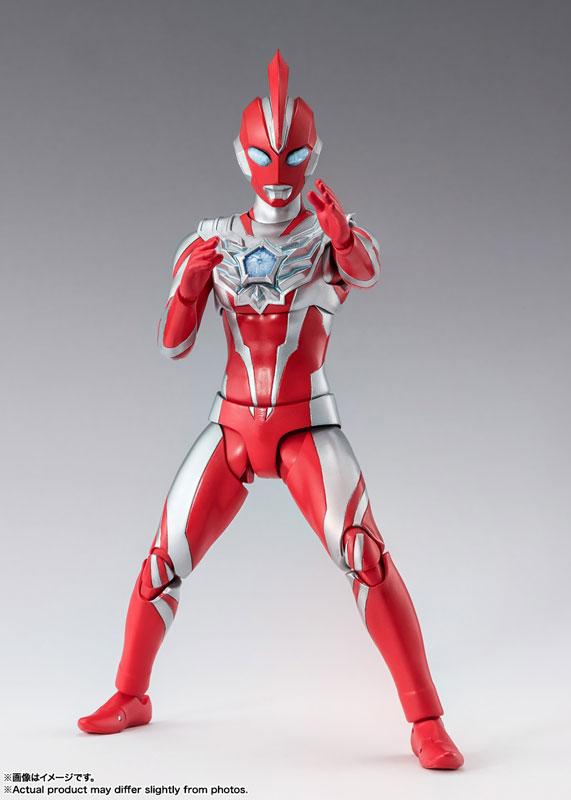 S.H.Figuarts 超人歐米茄 可動人偶 戰鬥姿態 紅銀配色