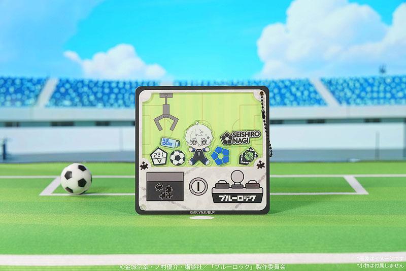 「藍色監獄」凪誠士郎夾娃娃機風鑰匙圈，模擬遊戲場景，包含角色圖案。