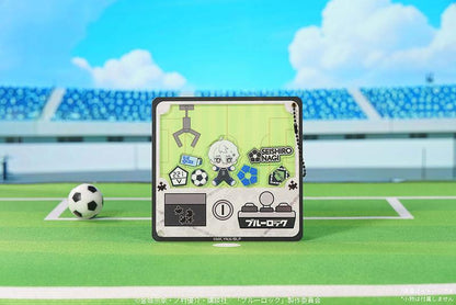 「藍色監獄」凪誠士郎夾娃娃機風鑰匙圈，模擬遊戲場景，包含角色圖案。