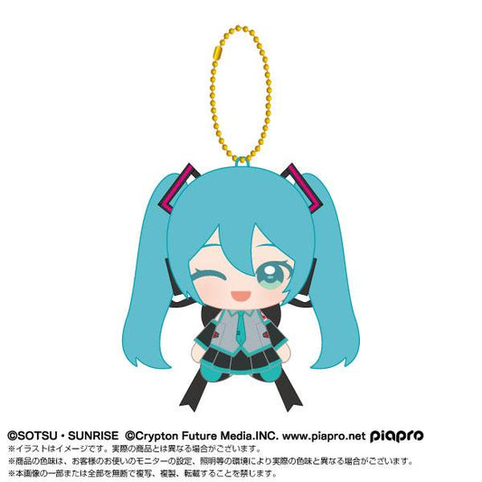 [預訂] 高達45週年×初音未來 Q版坐姿毛公仔吉祥物 初音未來×空戰型突擊高達《25年11月預約》