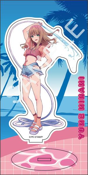 劇場版『GRIDMAN Universe』南夢芽暑假Ver.立牌，粉色上衣牛仔短褲，沙灘背景。