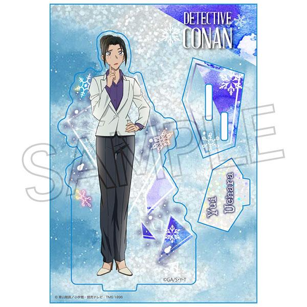[預訂] 名偵探柯南Shine系列立牌，上原由衣站立，穿著套裝，背景有雪花圖案。