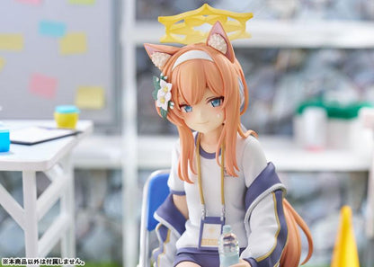 [預訂] 蔚藍檔案 瑪麗(體操服)紀念大廳Ver. 1/7 完成品模型，手持水瓶坐姿。