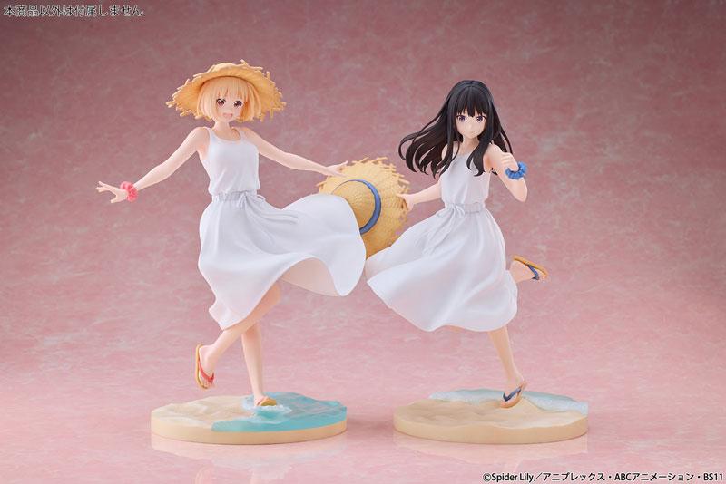 [預訂] 莉可麗絲 井之上瀧奈 白連身裙Ver. 1/7 完成品模型，身穿白色連身裙的井之上瀧奈和另一角色模型。