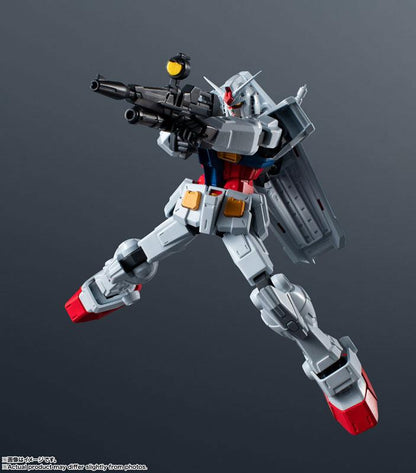 GUNDAM UNIVERSE RX-78-2 鋼彈模型，持步槍飛躍姿勢。