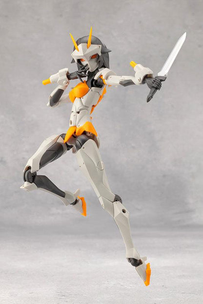 [預訂] 無限邂逅Megalo Maria 首席 模型，持劍跳躍的姿勢。