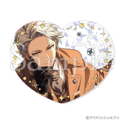 偶像星願 Pikuria Collection premium Vol.2其中一款設計，心形徽章，角色身穿棕色外套。