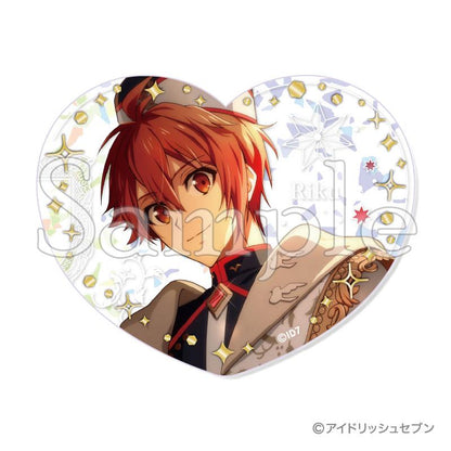 偶像星願 Pikuria Collection premium Vol.2心形徽章，角色穿著制服，背景有星星裝飾。