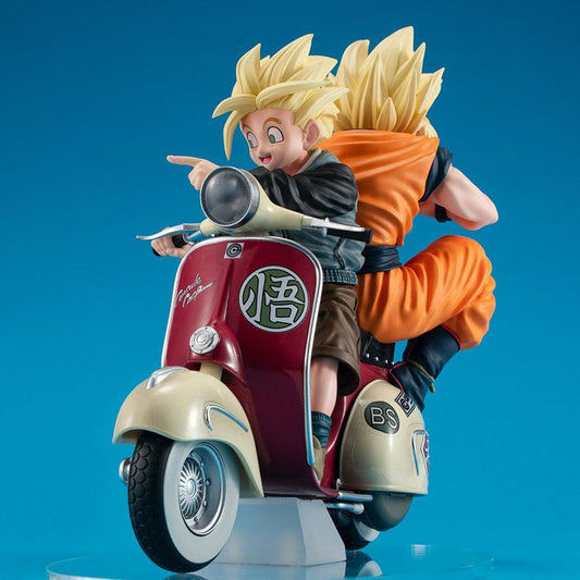 [Pre-order] Desktop Real McCoy EX Dragon Ball Z Super Saiyan Son Goku &amp; Super Saiyan Son Gohan &amp; Motorcycle "March 25 Pre-order"