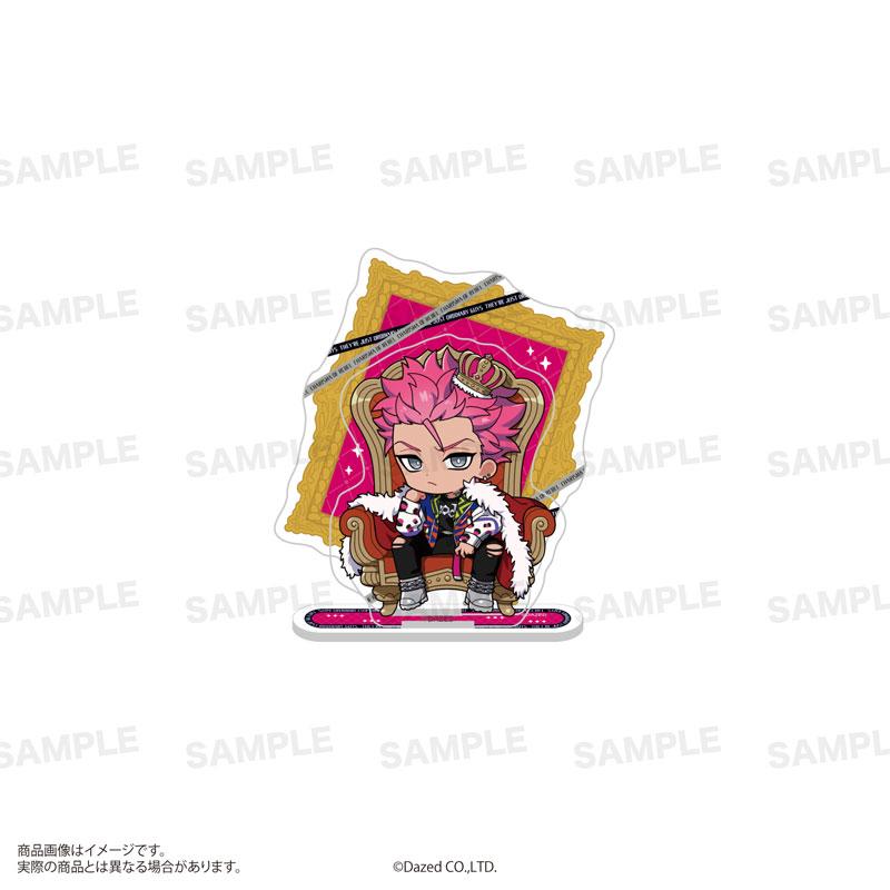 立牌：猿川慧玉座ver.，粉髮角色戴皇冠，坐在華麗寶座上。