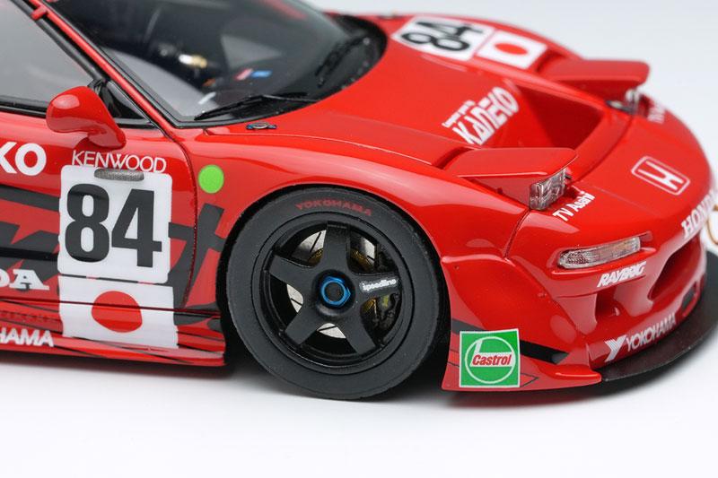 1/43 本田 NSX GT2 “車隊國光” 1995 利曼24小時耐力賽冠軍 No.84 夜間版本模型車細節展示。