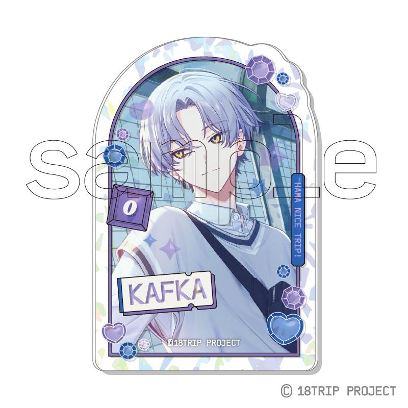 18TRIP 珠寶牌Collection Vol.1其中一款設計：帶有卡通人物的裝飾牌，包含心形和寶石元素。