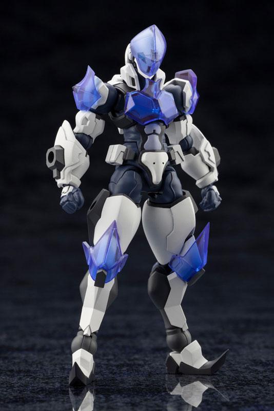 [預訂] Hexa Gear GOVERNOR EX裝甲型：主教 1/24 Kit Block，藍色裝甲人形機器人站立展示。