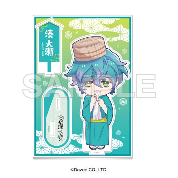 湊大瀬 Q版立牌，身穿浴衣，頭頂澡盆，擦拭臉龐，背景有溫泉圖樣。