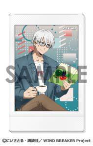 防風少年角色收集～weekend～BOX其中一款設計：角色手持飲品與書本的立牌。