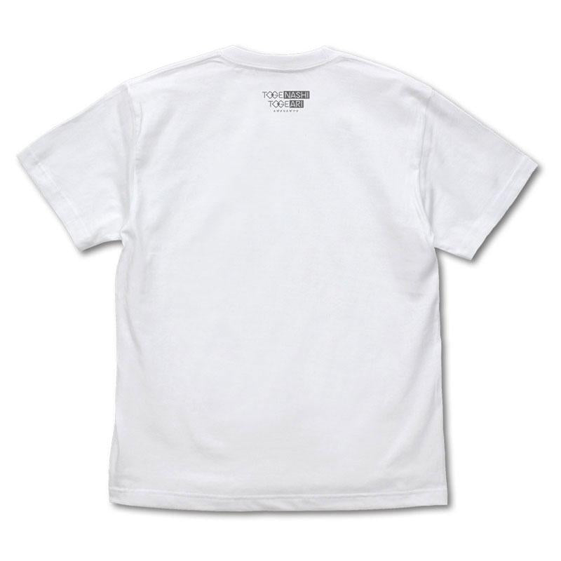 白色T恤背面，衣領下方有文字圖案。河原木桃香「全部都放進去。」T恤。