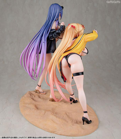 「尤娜&小百合」1/6模型套組，附專用臺座，展示兩款不同造型的完成品模型。