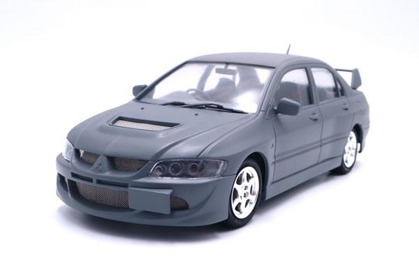 [預訂] 1/24 峠系列 No.7 三菱Lancer Evolution VIII GSR灰色模型車細節圖。