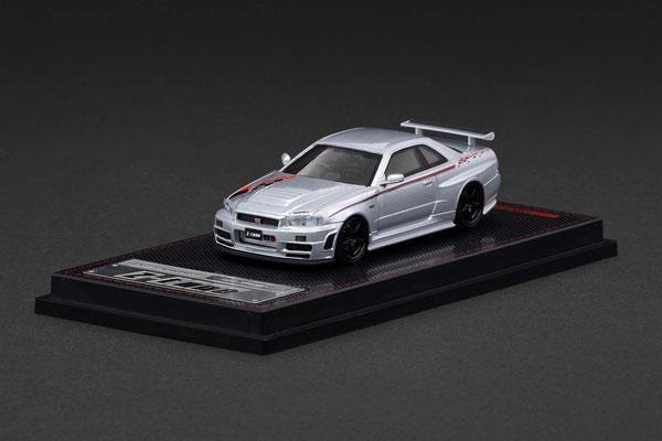 1/64 Nismo R34 GT-R Z-tune銀色模型車，展示底座。