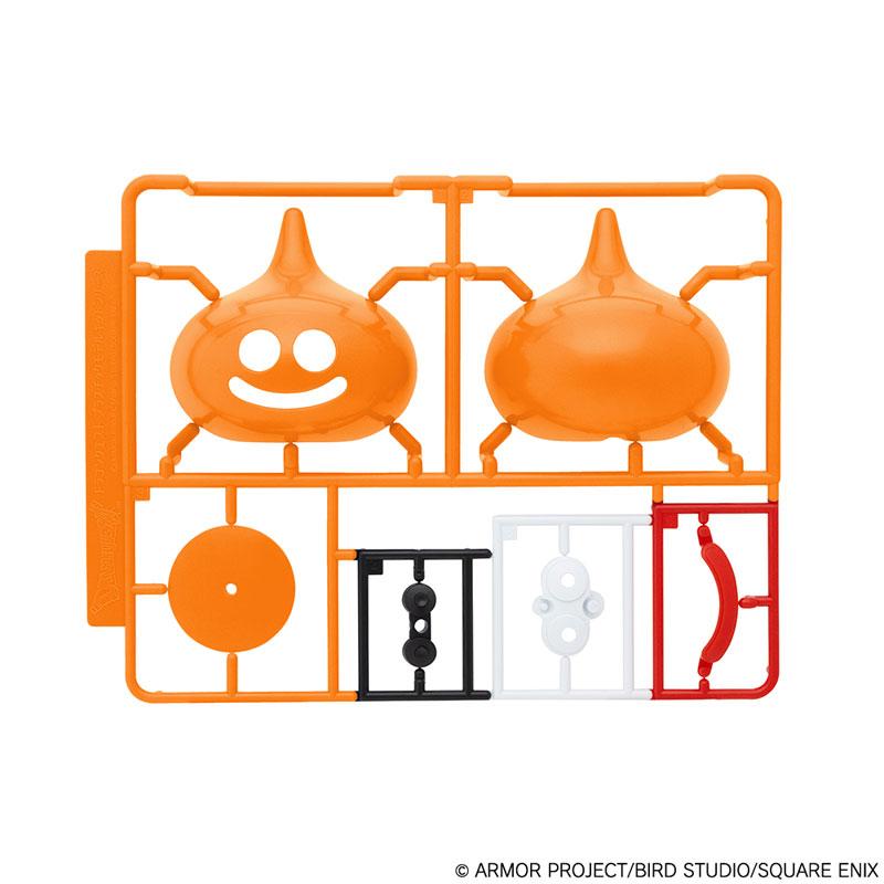 [預訂] 勇者鬥惡龍 史萊姆貝斯 塑膠模型套件零件，橘色骨架包含多個部件。