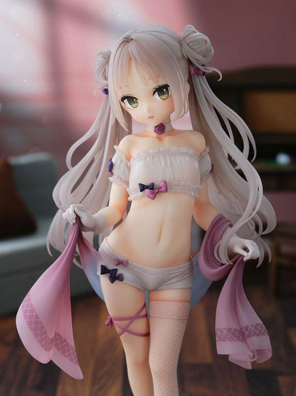 栫香那子 1/5.5 比例模型，米奇王繪製，身穿白色服裝，手持粉色薄紗。