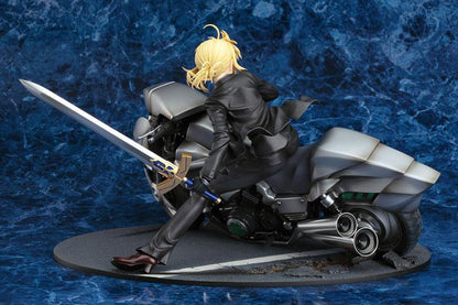 [預訂] Fate/Zero Saber＆Saber・雙輪甲騎兵 1/8 完成品模型（再售）《25年1月預約》