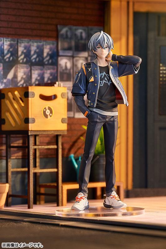 [預訂] 絕區零 哲 完成品模型，站姿，身穿夾克和長褲。