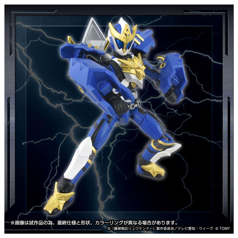 [預訂] Toyrise AFR-01 龍劍道人物模型，藍色和金色裝甲，擺出動感姿勢。