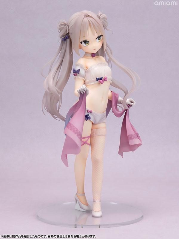 栫香那子 illustrated by 米奇王 1/5.5 完成品模型，穿著內衣，披著粉色薄紗。