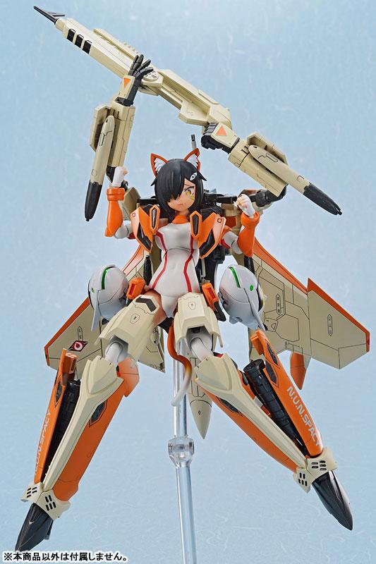 ACKS No.MC-08 VF-31D Skuld SP 模型，人形機甲，配色為米色和橙色。