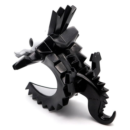 [預訂] SOFVIPS 快樂龍 太空銀 完成品模型，黑色幾何造型。